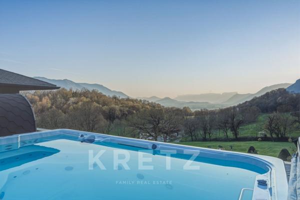 Château de Savoie, sentinelle historique entre Albertville et Chambéry.