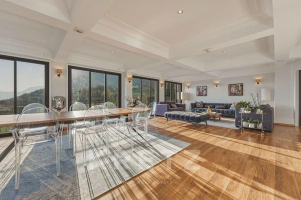 Château de Savoie, sentinelle historique entre Albertville et Chambéry.