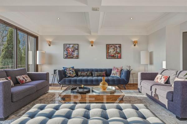 Château de Savoie, sentinelle historique entre Albertville et Chambéry.