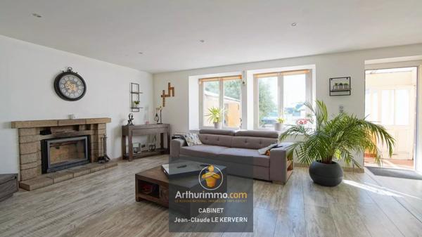 Vente                                                      Maison
                        
                     6 pièces                      183 m2                     à Saint-Brieuc