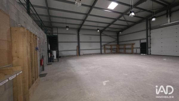 Location atelier 600 m² Chepniers