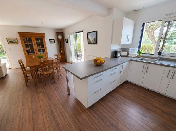 Concarneau maison de 139 m² avec vie de plain pied proximité sentier côtier et commerces.