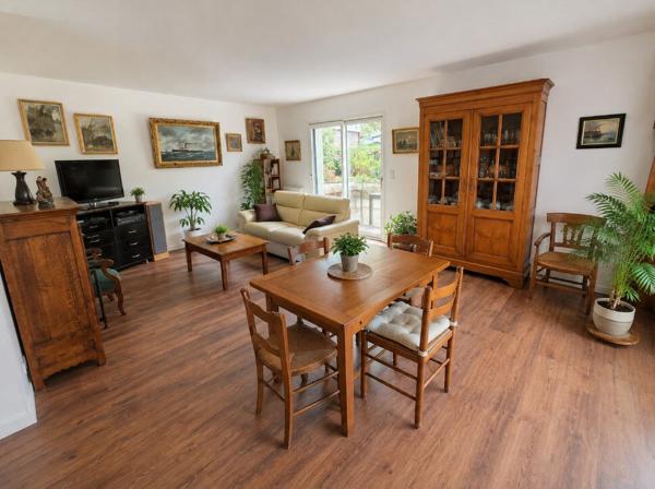 Concarneau maison de 139 m² avec vie de plain pied proximité sentier côtier et commerces.