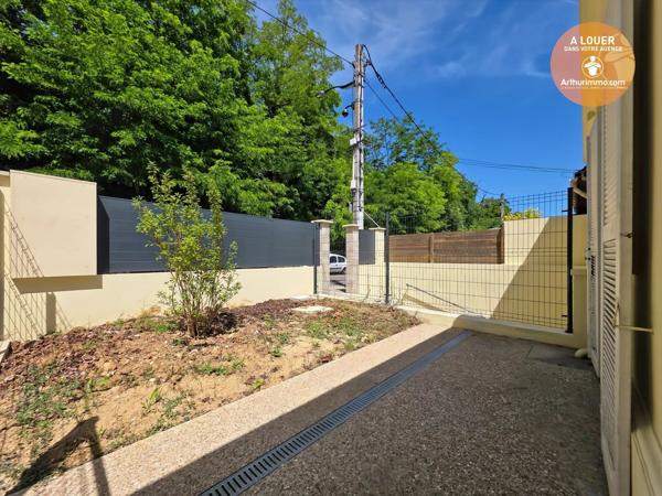 Location                                                      Appartement
                        
                     2 pièces                      28 m2                     à Corbeil-Essonnes