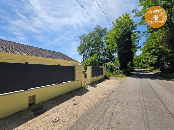 Location                                                      Appartement
                        
                     2 pièces                      28 m2                     à Corbeil-Essonnes