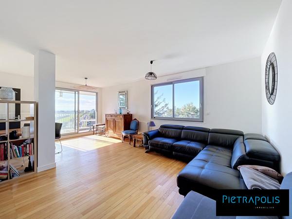 Caluire-T3 de 88m2 rue Chemin petit- Balcon-parking-vue panoramique
