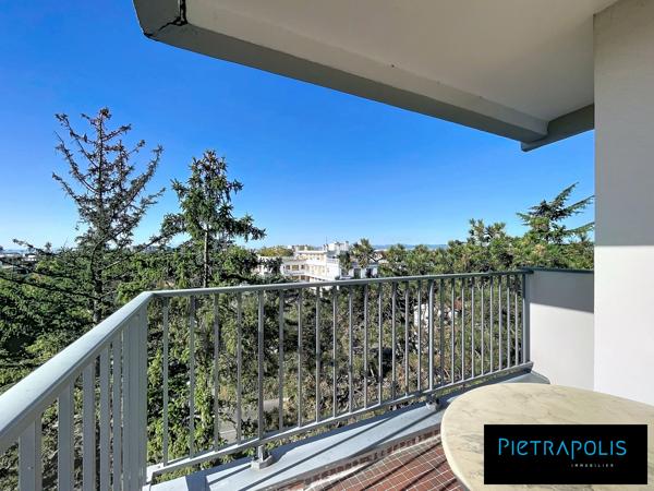Caluire-T3 de 88m2 rue Chemin petit- Balcon-parking-vue panoramique