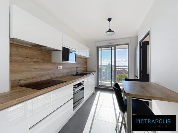 Caluire-T3 de 88m2 rue Chemin petit- Balcon-parking-vue panoramique