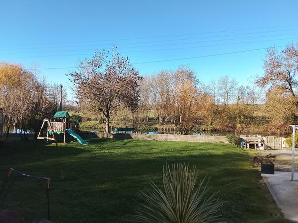 Maison  5 pièce(s)  4 chambre(s)  156 m²