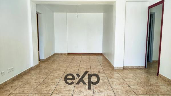 Maison individuelle avec deux logements et vue panoramique – Puimichel (04700)