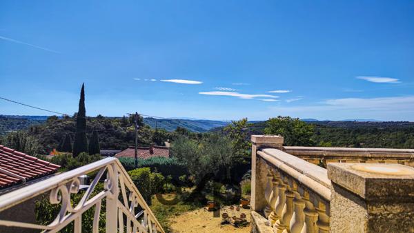 Maison individuelle avec deux logements et vue panoramique – Puimichel (04700)