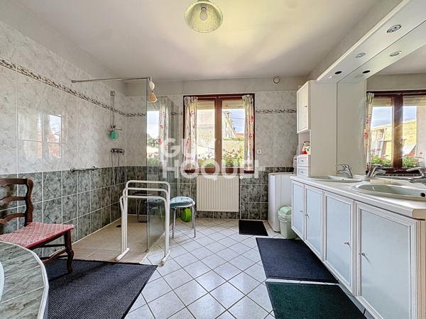 MAISON À VENDRE DE 7 PIÈCES DE 201,00 M²