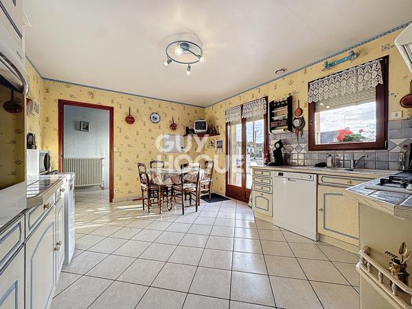 MAISON À VENDRE DE 7 PIÈCES DE 201,00 M²
