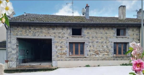 Dpt Vosges (88), à vendre proche DE CHÂTENOIS VITTEL maison P6 à rénover complètement