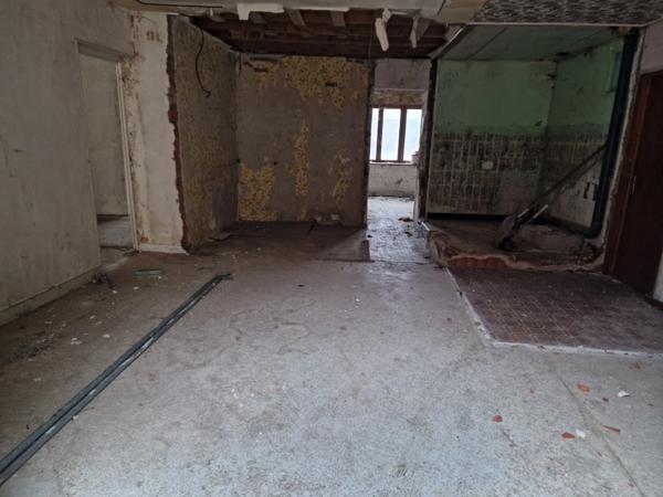 Dpt Vosges (88), à vendre proche DE CHÂTENOIS VITTEL maison P6 à rénover complètement