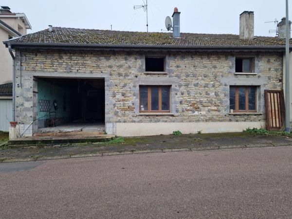 Dpt Vosges (88), à vendre proche DE CHÂTENOIS VITTEL maison P6 à rénover complètement