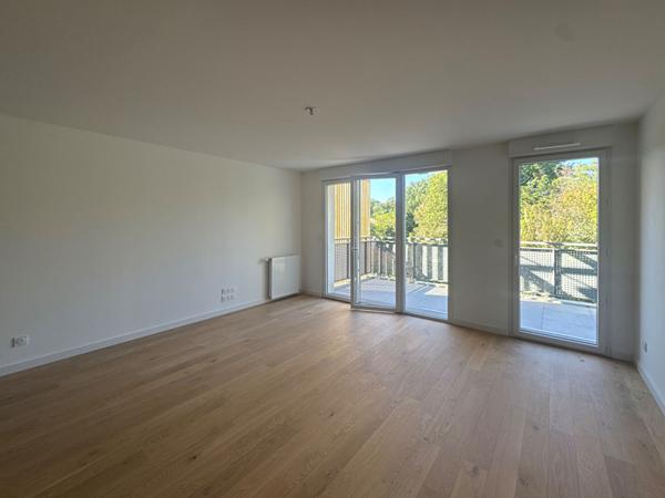 appartement T5 lumineux de 102 m² avec terrasse