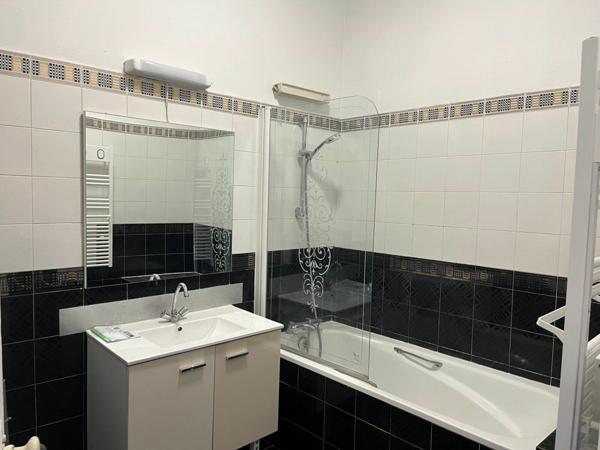 Appartement à louer    2 pièces • 57 m2 Lyon 7