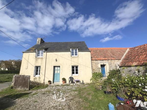 PLOUESCAT – Charmante maison en pierre à moins d’1 km des plages