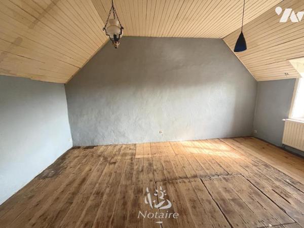 PLOUESCAT – Charmante maison en pierre à moins d’1 km des plages