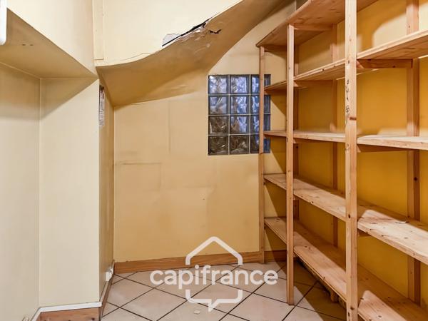 Bureaux de 180m2 avec sous-sol intégral en cœur de ville dans un bel immeuble en pierre