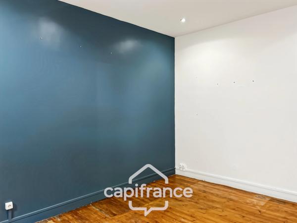 Bureaux de 180m2 avec sous-sol intégral en cœur de ville dans un bel immeuble en pierre