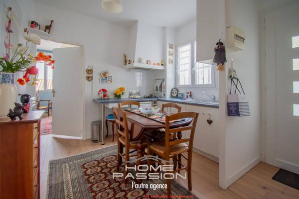 ROYAN CENTRE VILLE - MAISON DE VILLE AUX 2 APPARTEMENTS