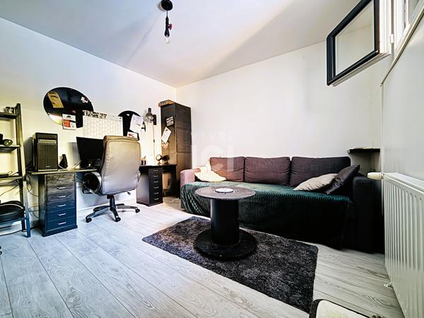 Maison familiale avec vie de plain-pied sur belle parcelle.