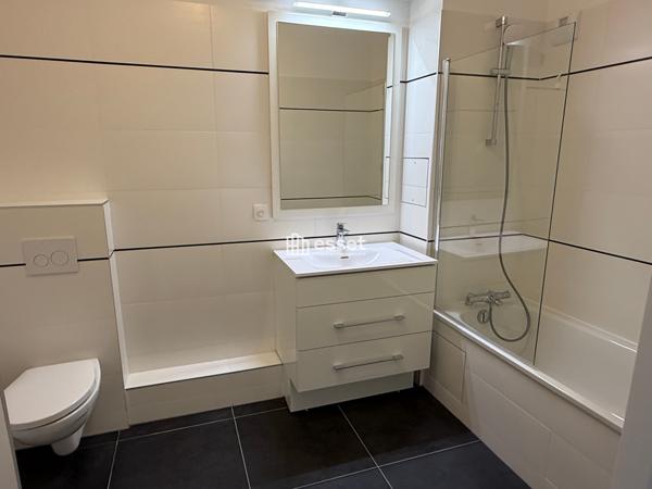 Location Appartement 3 pièces 51.5 m² - Courbevoie 92400