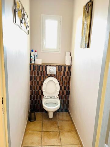 Villa lumineuse exposée Sud avec piscine