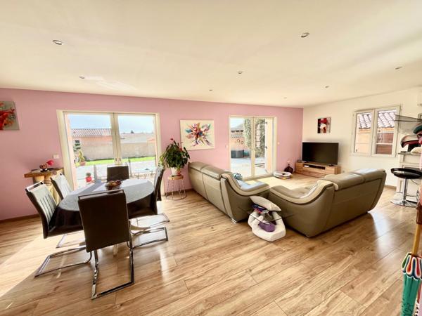 Villa lumineuse exposée Sud avec piscine