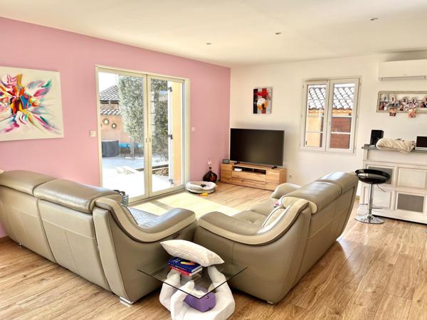 Villa lumineuse exposée Sud avec piscine