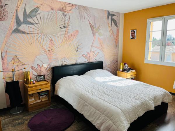 Villa lumineuse exposée Sud avec piscine