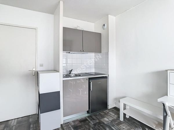 Appartement T1 à louer au 3ème étage à Nantes République