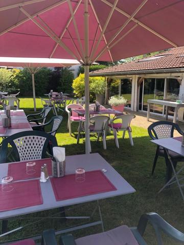 Immeuble à vendre 550 m2 Restaurant, appartement terrain 2283m2 parking 1572m2 ()