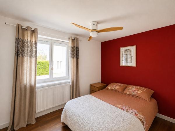Renovated detached house with independent living space, terrace and balcony – Close to the centre of Charroux