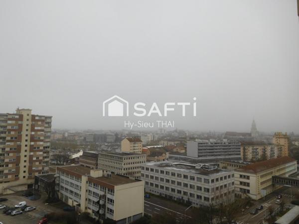 Appartement T3 avec balcon, 2 chambres, 11ème étage avec ascenseur,