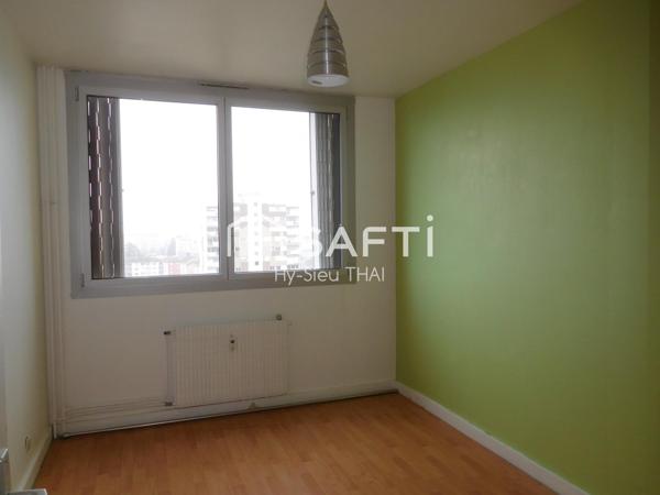 Appartement T3 avec balcon, 2 chambres, 11ème étage avec ascenseur,