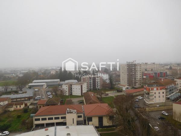 Appartement T3 avec balcon, 2 chambres, 11ème étage avec ascenseur,