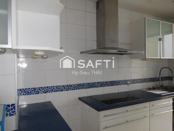 Appartement T3 avec balcon, 2 chambres, 11ème étage avec ascenseur,