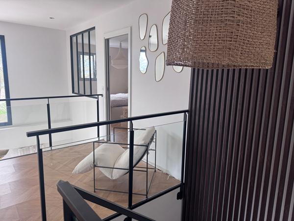 À cinq minutes du centre-ville?