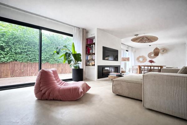 À cinq minutes du centre-ville?