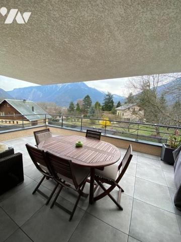 Appartement avec terrasse et vue montagne