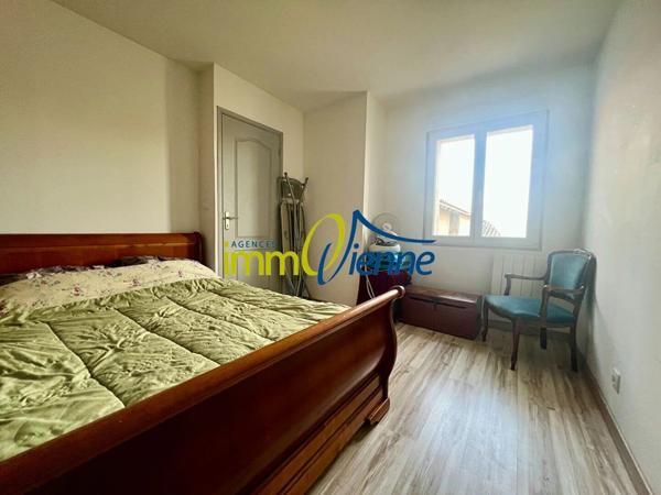 Vente Maison 9 pièces 211 m2 à Lussac-les-Châteaux