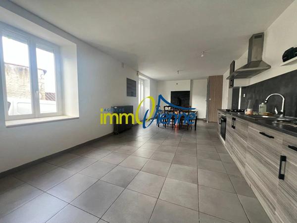 Vente Maison 9 pièces 211 m2 à Lussac-les-Châteaux