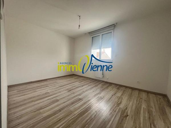 Vente Maison 9 pièces 211 m2 à Lussac-les-Châteaux