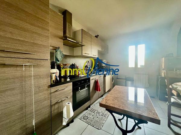 Vente Maison 9 pièces 211 m2 à Lussac-les-Châteaux