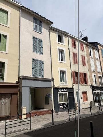 Immeuble
        
        - 180 m² 222 000 € *