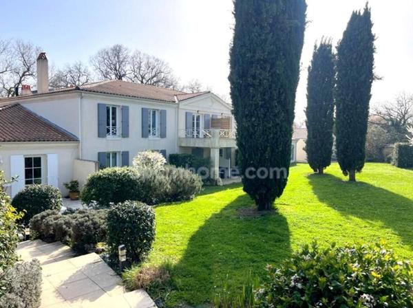 Hôtel Moderne *** Avec restaurant et (licence 4) à vendre à l’entrée de Cognac direction Angoulême 1 290 000 € | 1016 m² CHATEAUBERNARD (16)
