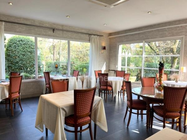 Hôtel Moderne *** Avec restaurant et (licence 4) à vendre à l’entrée de Cognac direction Angoulême 1 290 000 € | 1016 m² CHATEAUBERNARD (16)